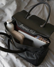 Cargar imagen en el visor de la galerΓa, Nusa Bag - ππΆππ ππ³π’πͺπ― ππ¦π’π΅π©π¦π³