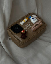 Cargar imagen en el visor de la galería, Travel Pouch