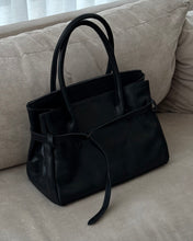 Cargar imagen en el visor de la galería, Nusa Bag - 𝘍𝘶𝘭𝘭 𝘎𝘳𝘢𝘪𝘯 𝘓𝘦𝘢𝘵𝘩𝘦𝘳
