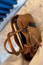 Cargar imagen en el visor de la galería, Kira Bag
