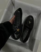 Cargar imagen en el visor de la galería, the 99 Shoes
