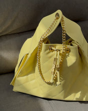 Cargar imagen en el visor de la galería, Ceres Bag - Butter Yellow
