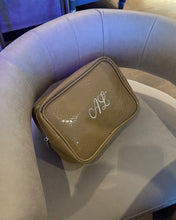 Cargar imagen en el visor de la galería, Travel Pouch
