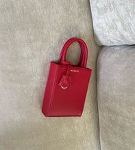 Cargar imagen en el visor de la galería, Petite Tote - Rojo
