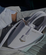 Cargar imagen en el visor de la galería, Petite Tote - Blanco
