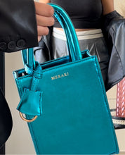 Cargar imagen en el visor de la galería, PETITE TOTE Metal
